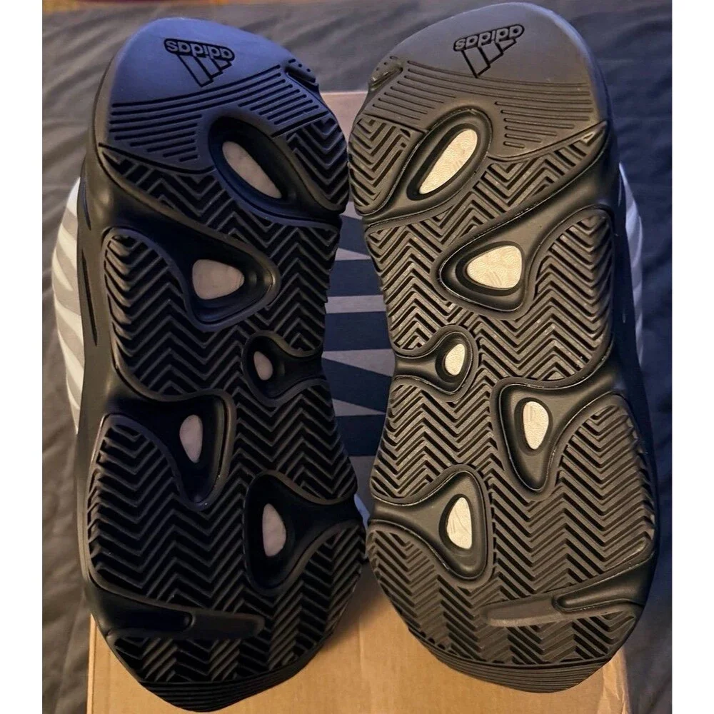 YEEZY MNVM 700 “BLUE TINT SIZE 5M